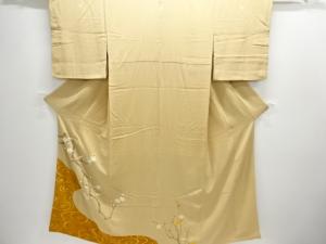 未使用品　白梅模様刺繍三ツ紋色留袖（比翼付き）